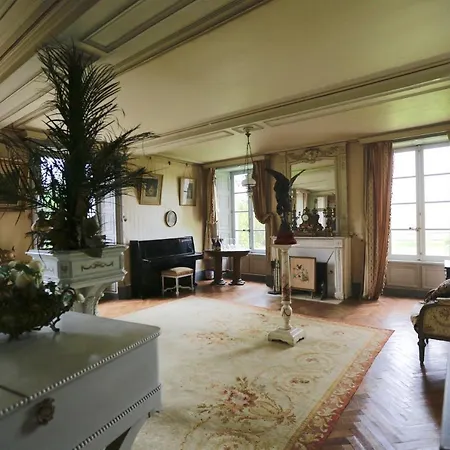 19th Century Artistic Mansion With Garden Nyaraló