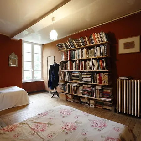 19th Century Artistic Mansion With Garden *