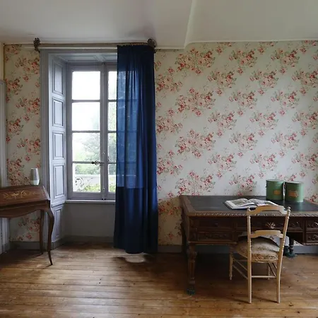 19th Century Artistic Mansion With Garden *