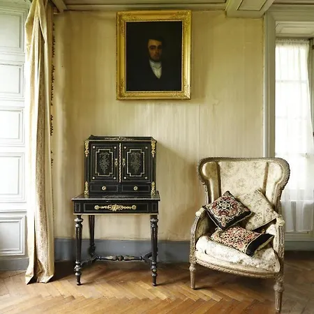 19th Century Artistic Mansion With Garden Nyaraló Bayeux