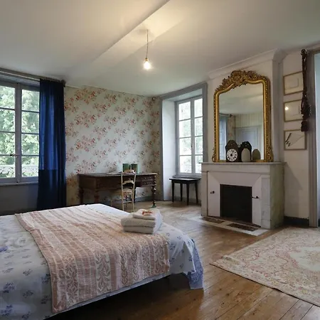 19th Century Artistic Mansion With Garden